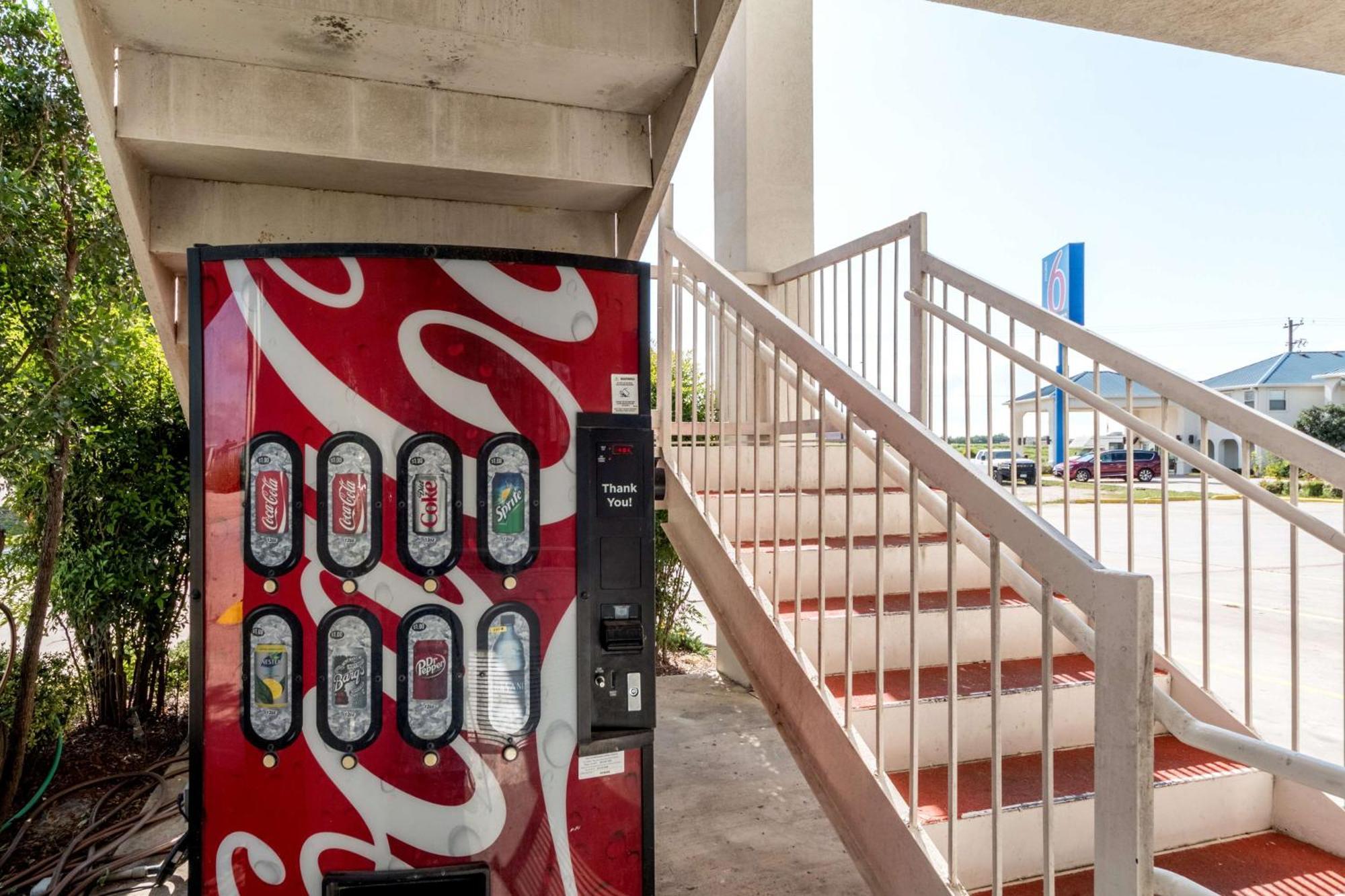 Motel 6 Seguin Tx Dış mekan fotoğraf