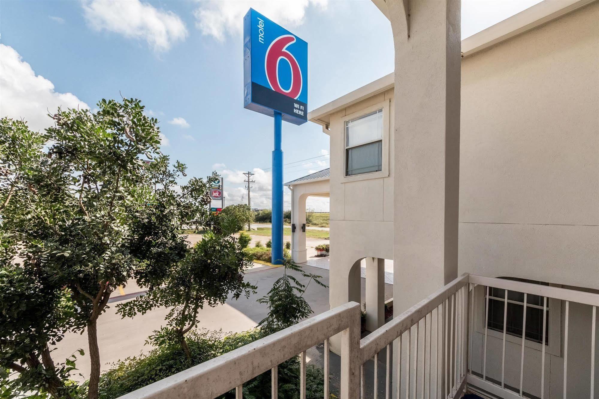 Motel 6 Seguin Tx Dış mekan fotoğraf