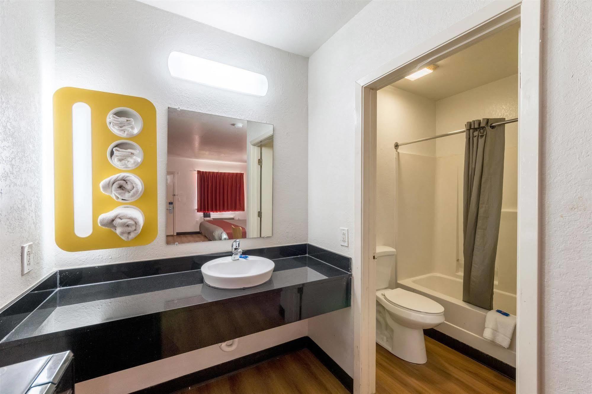 Motel 6 Seguin Tx Dış mekan fotoğraf