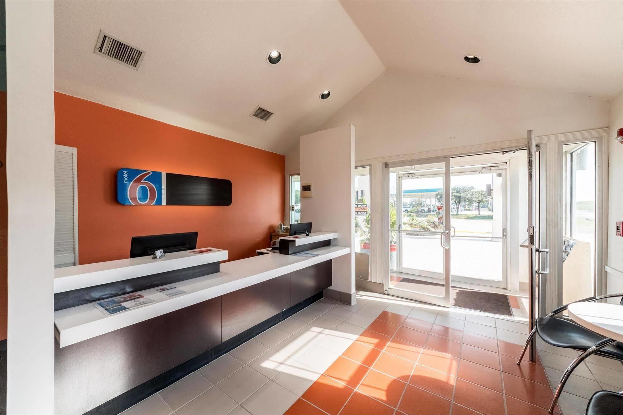 Motel 6 Seguin Tx Dış mekan fotoğraf