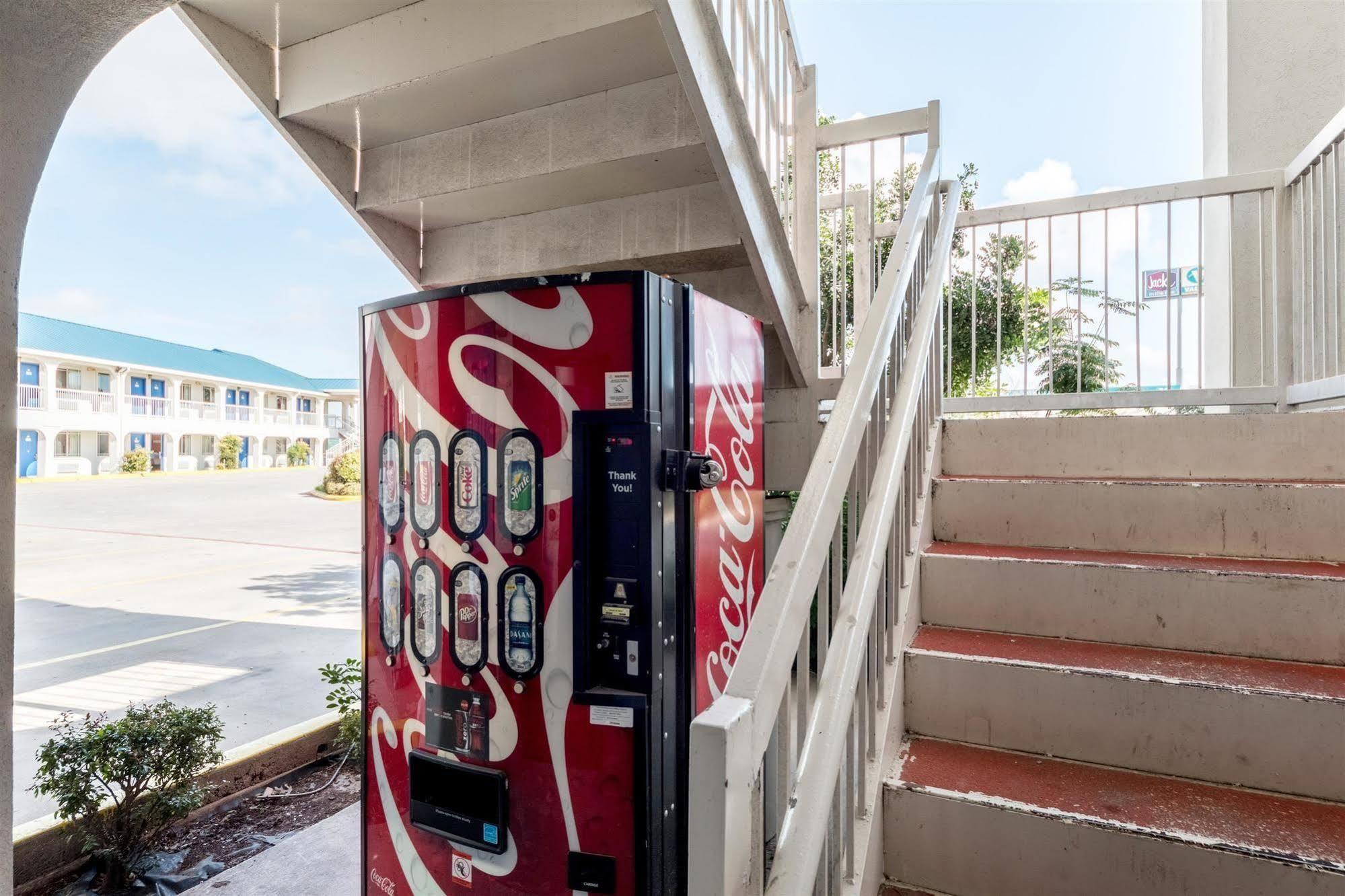 Motel 6 Seguin Tx Dış mekan fotoğraf