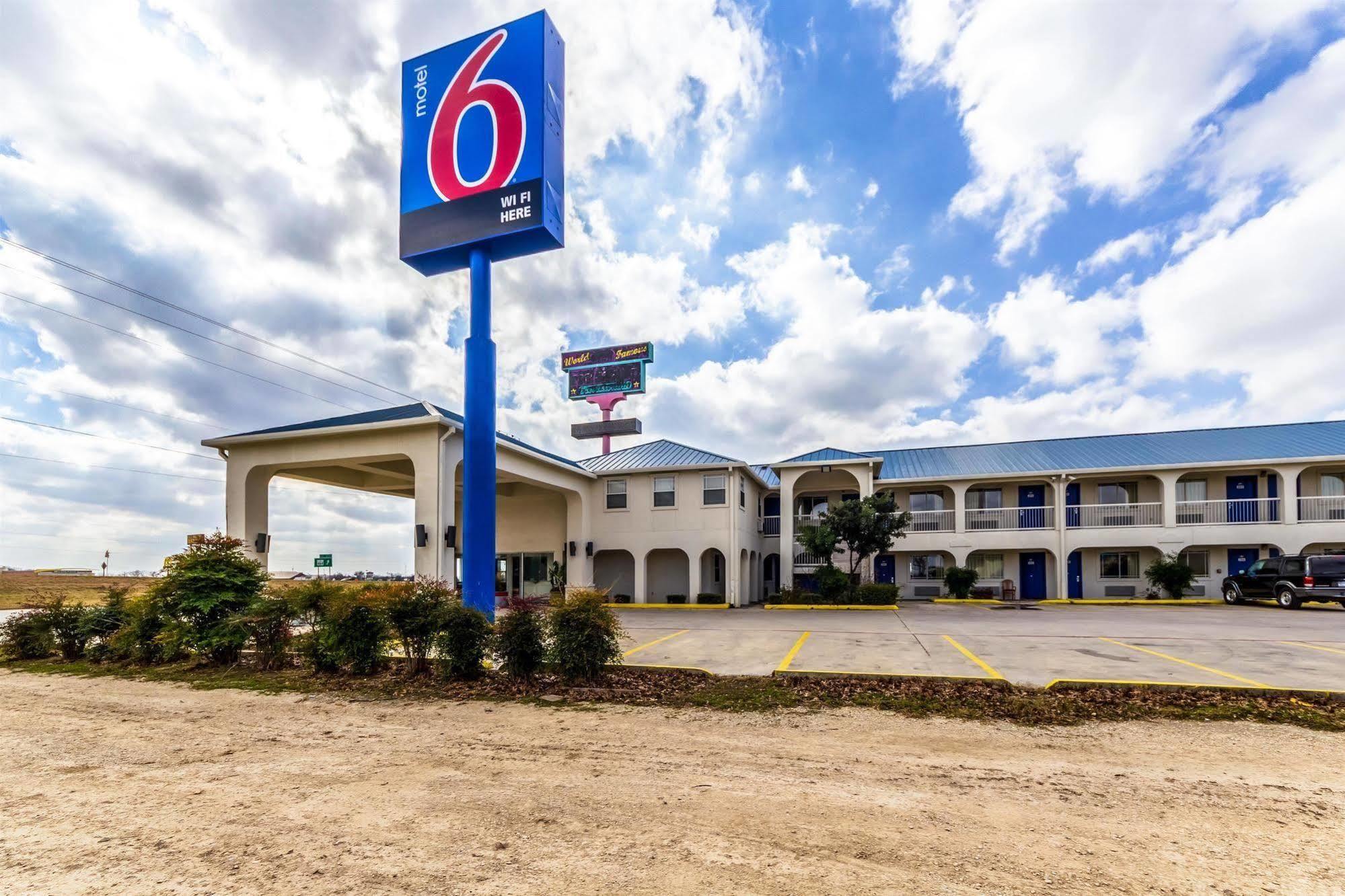 Motel 6 Seguin Tx Dış mekan fotoğraf